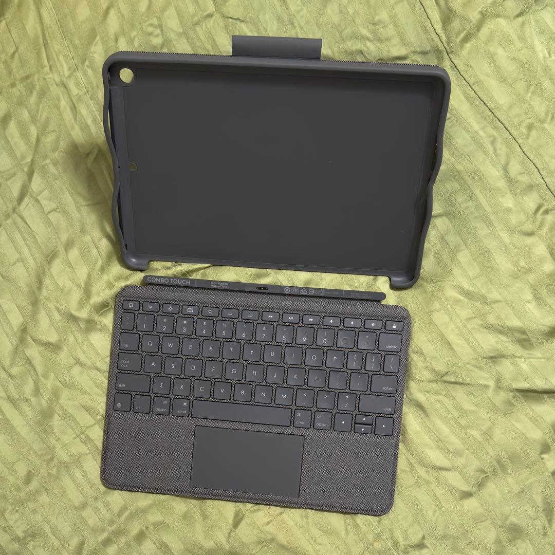 いっしー様専用 iPad第9世代 Combo Touch キーボードケース 2025年最新