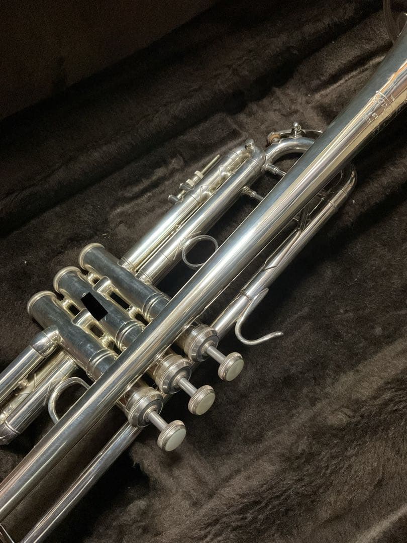 レア！43ベル Bach バックStradivarius トランペット 美品
