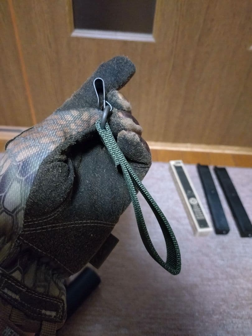 マルゼン製　イングラムM11 ガス　マガジンポーチ付き