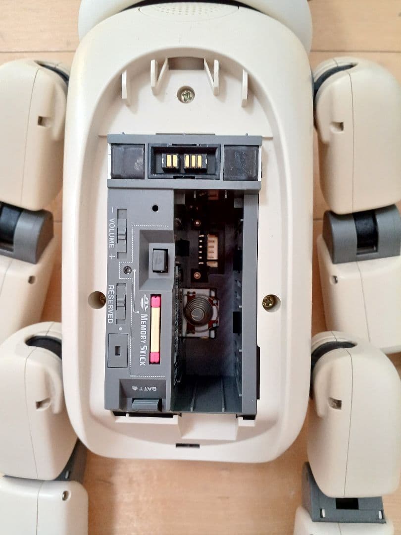 AIBO　ラッテ　ジャンク品　バッテリー充電器無し