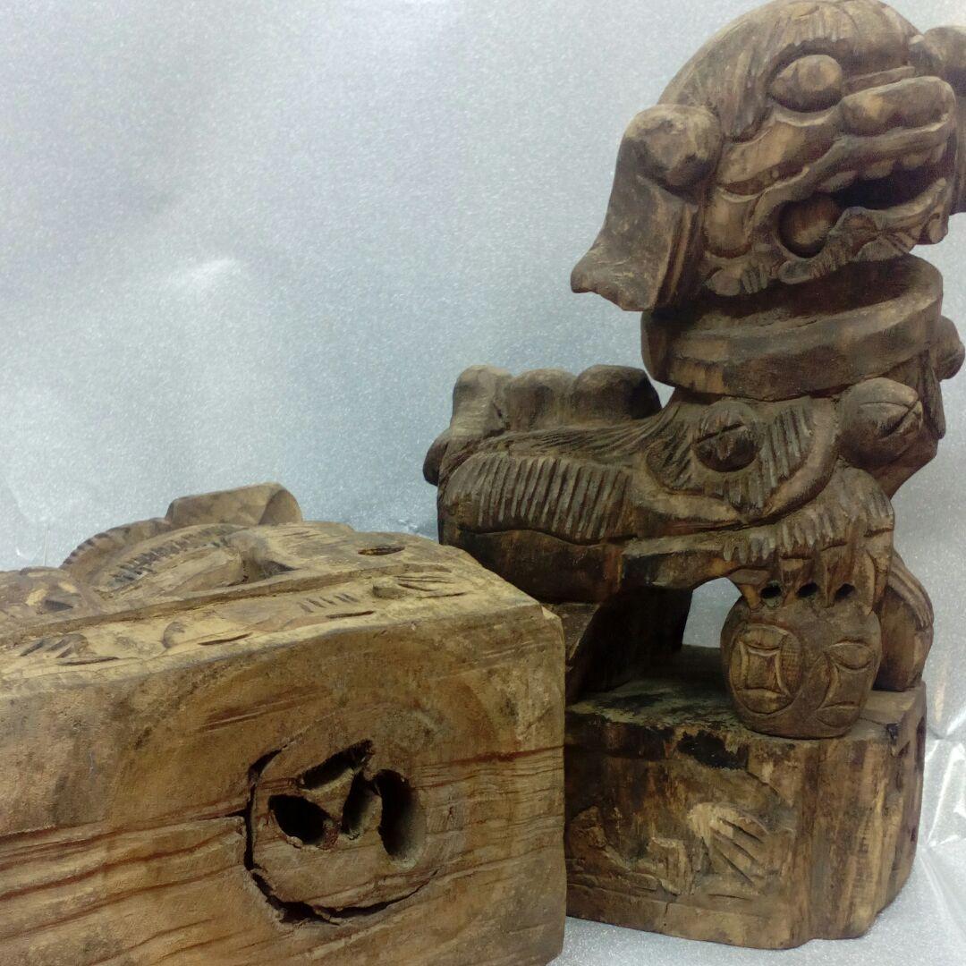 仏教古美術中国朝鮮方面江戸期頃細密造形木彫ニ対獅子25〜27センチ