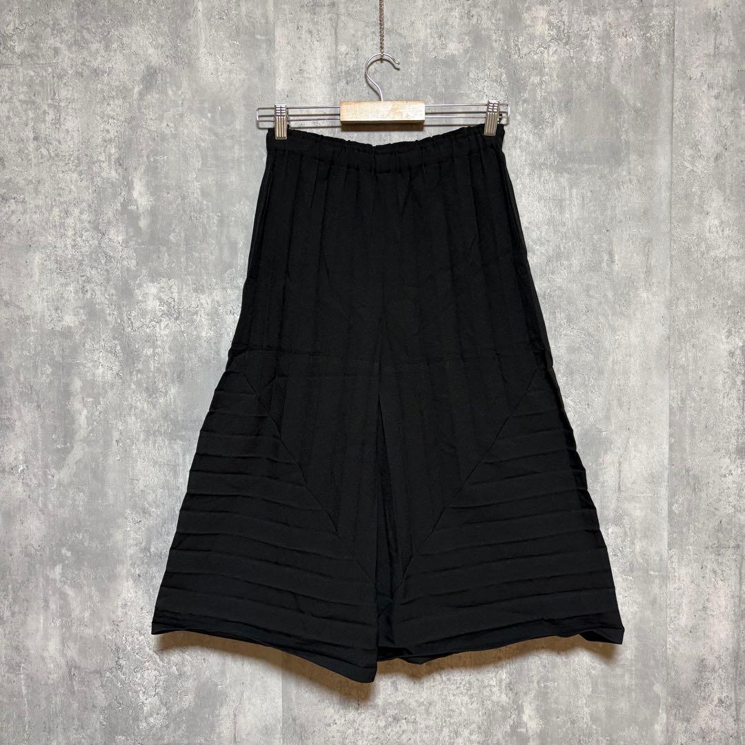ISSEY MIYAKE me イッセイミヤケ　ランダムプリーツパンツ