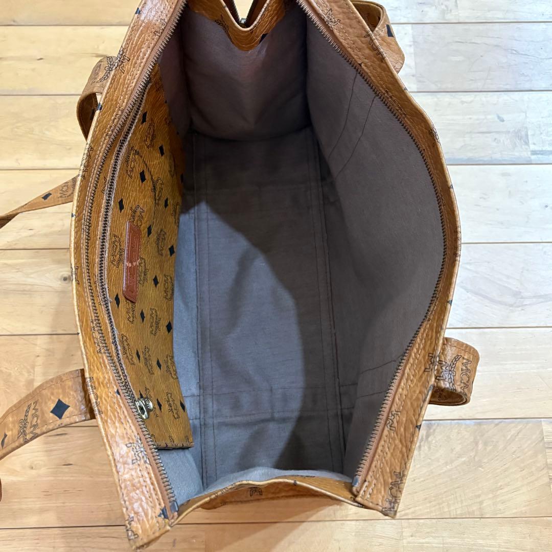☆MCM☆ショョダーバッグ　大きめ　幅38cm 7333H