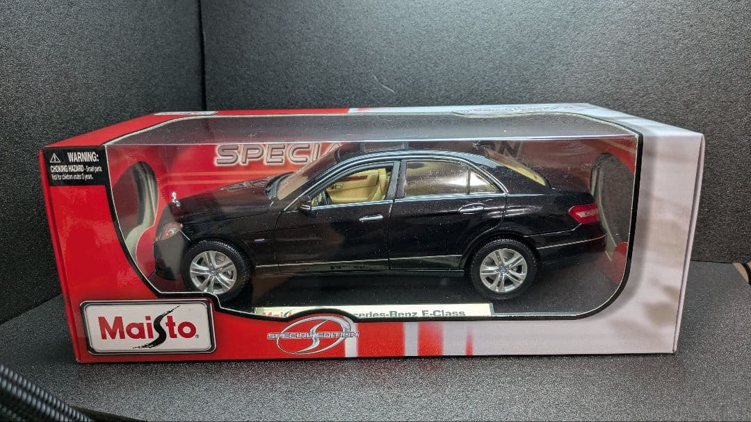 マイスト　maisto　1/18　メルセデスベンツ　Eクラス E-klass