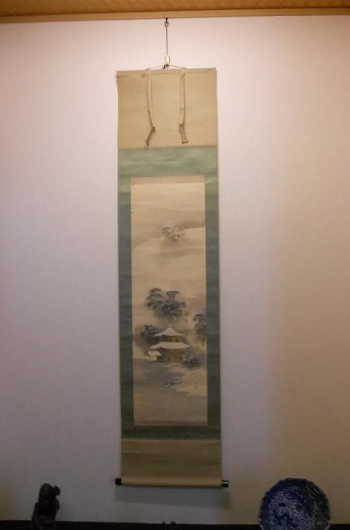 掛け軸 英観 雪中金閣寺 絹本 希少 軸装 茶道具 掛軸 です。