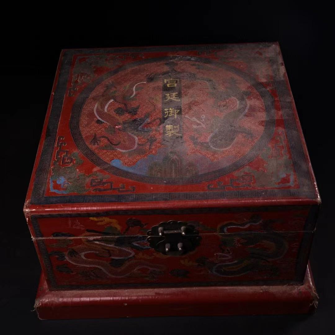 中国古美術・珍蔵粉彩・人物風景絵磁器の中皿・純手描き・箱付・置物・文房具・観賞皿