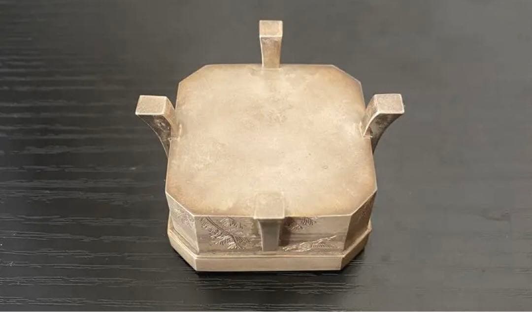 純銀 皇室ボンボニエール 明治33年5月10日大正天皇御結婚御下賜隅切