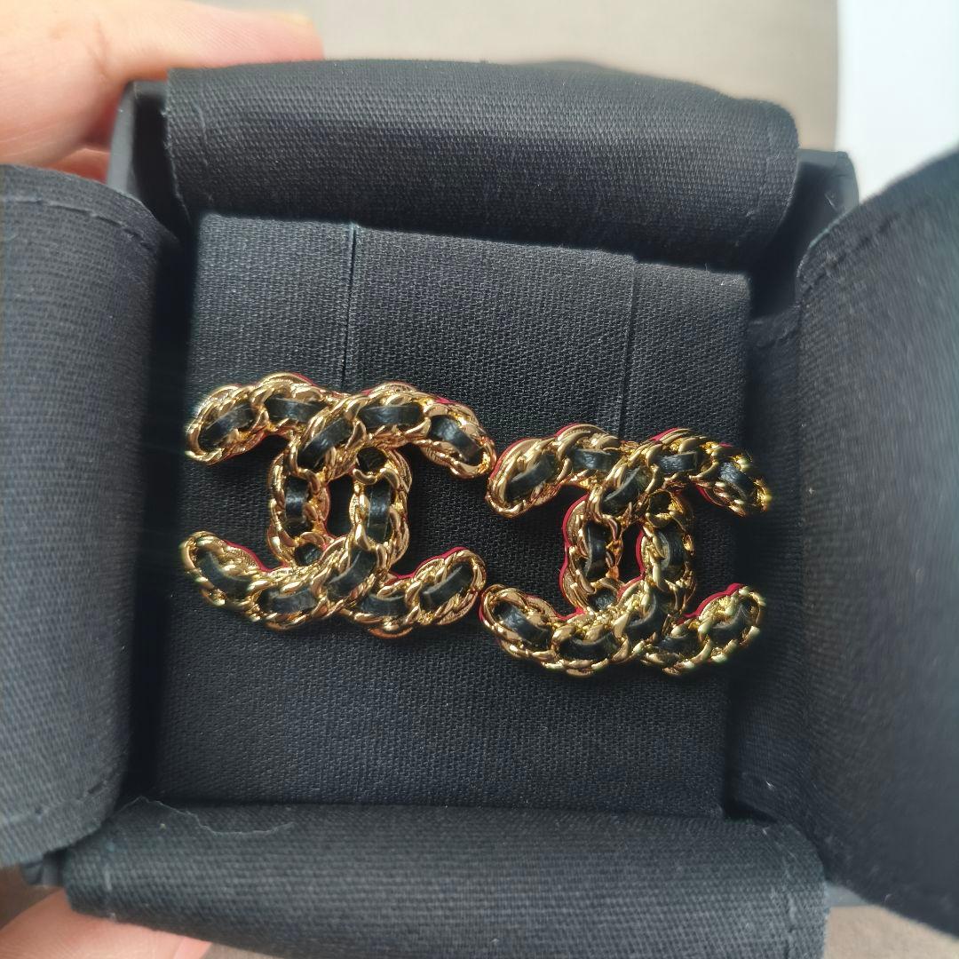 CCロゴ ゴールド ブラックラムスキン ピアス 楽天市場】シャネル CHANEL ピアス フープ CCマーク メタル