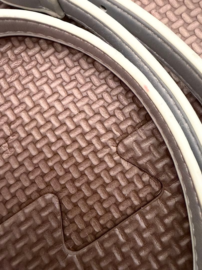 MIU MIU シルバーショルダーバッグ