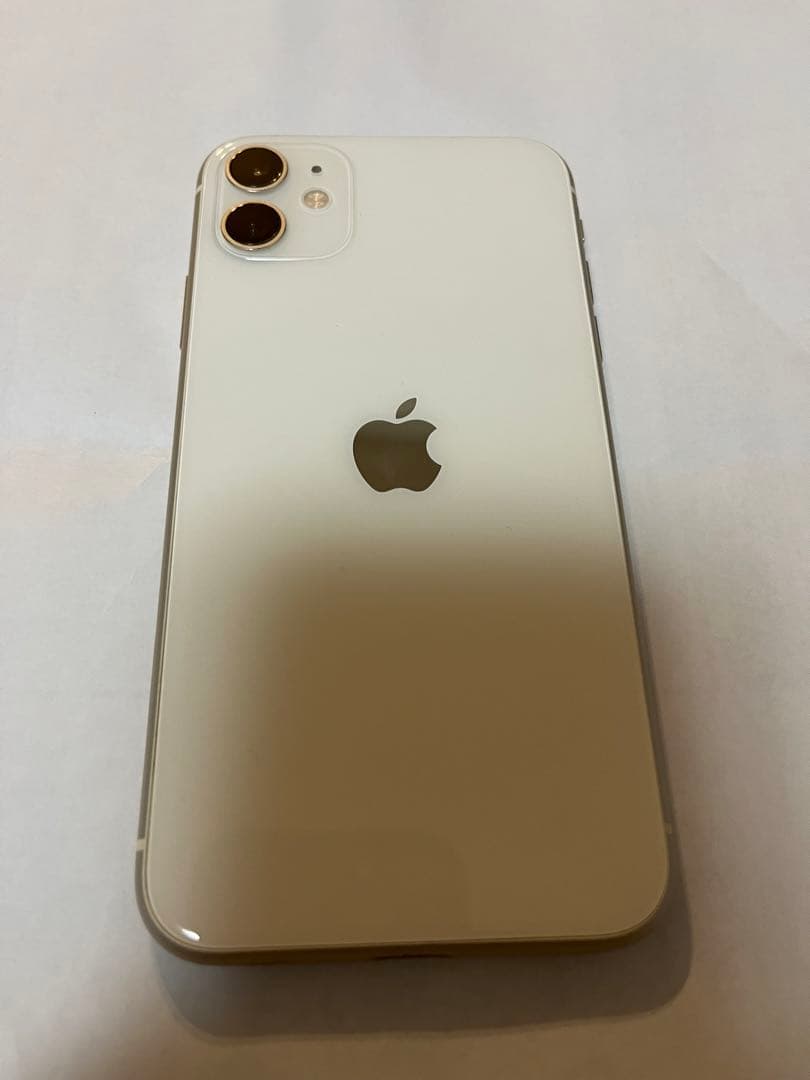 高評価続出！ iPhone 11 64GB ホワイト au 【3154384420】