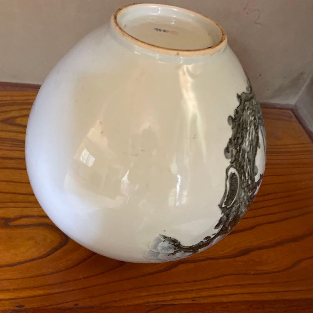 高麗白磁の象嵌（ぞうがん）壺　大壺 旭日鶴老松　象嵌壺　40x40