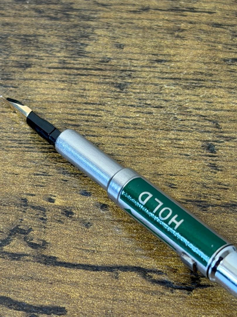 新品未使用 1971年製 キャップレス 蝕刻 ストライプ 14金 万年筆 F