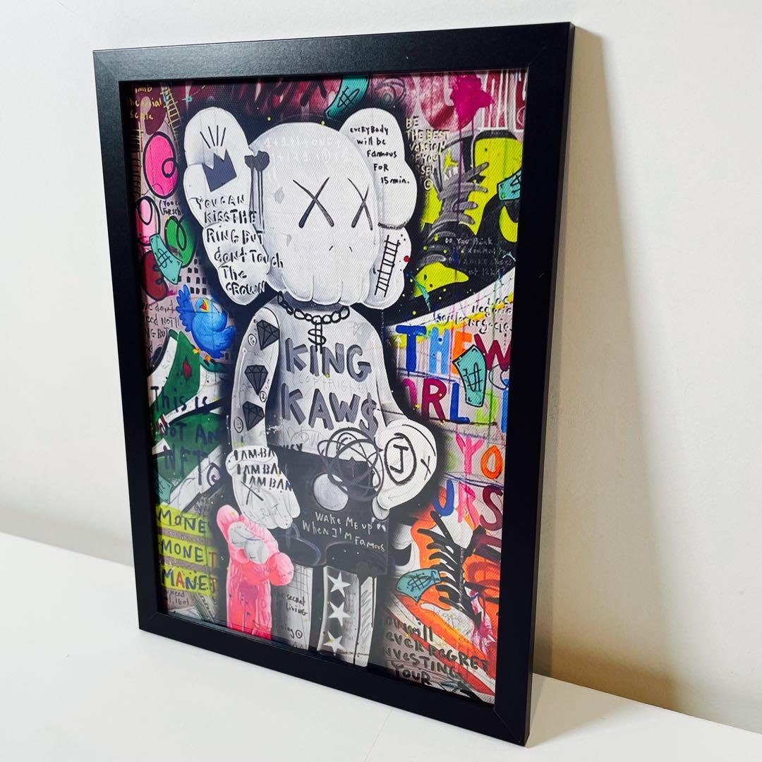 黒額付きポスター】KAWS(カウズ)15 ベアブリック(A4サイズ) - メルカリ