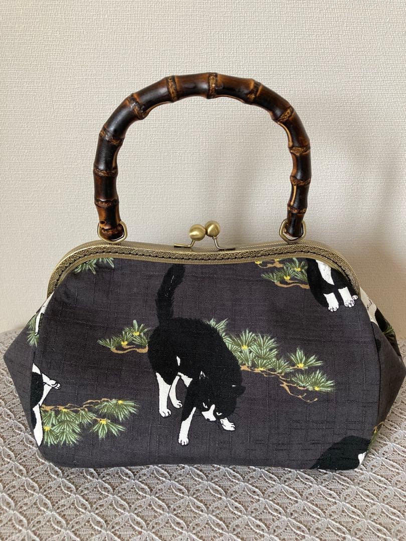 ❤️着物お出かけbag 猫と松　バンブーハンドルbag