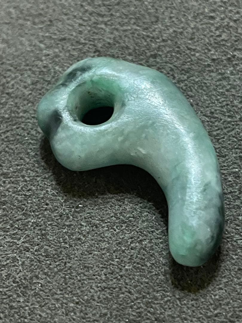 縄文期極希少呪術性がが高い☆糸魚川ろうかん硬玉翡翠製☆尾付き頭部刻