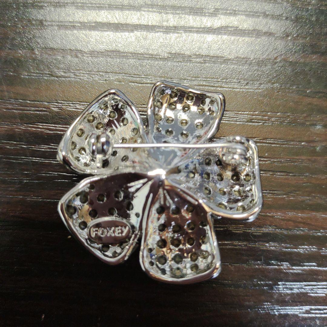foxey フラワーブローチ