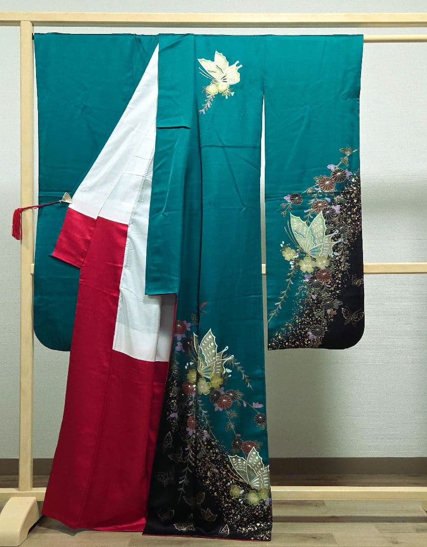 A5◇着物くつろぎ 蝶々に花模様 金彩 青緑 菊 袷 正絹 成人式