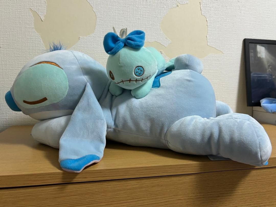 スティッチ スクランプ　抱き枕　ディズニーストア