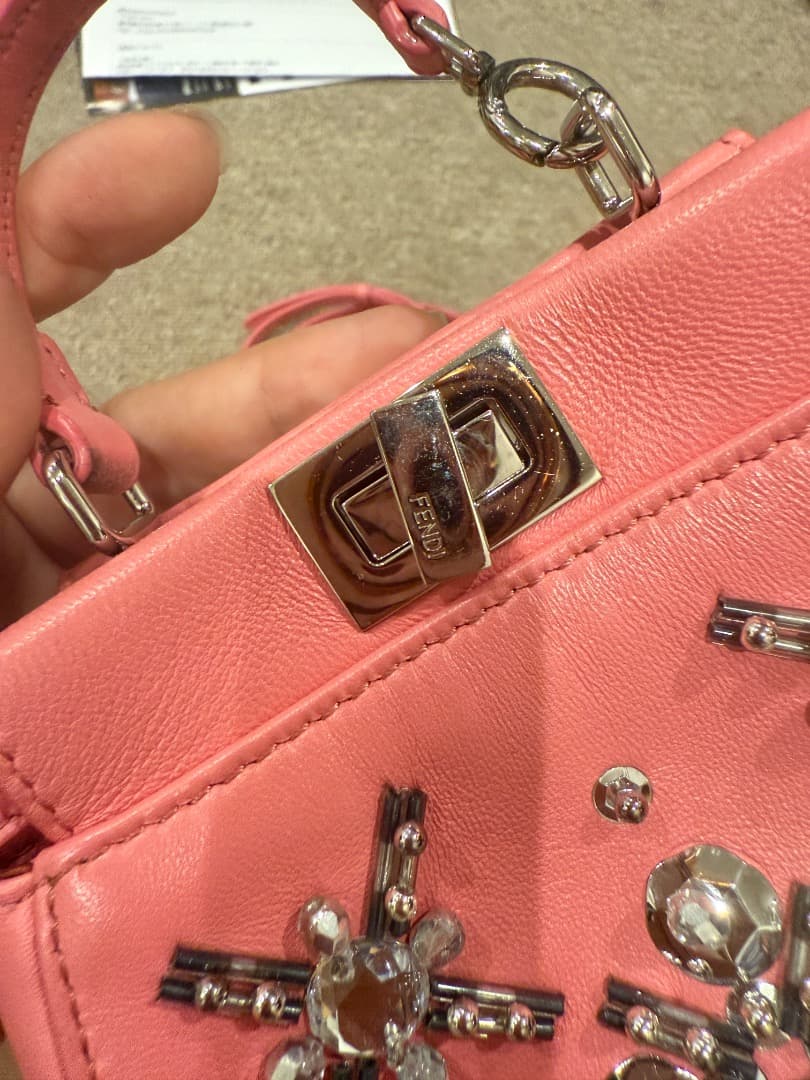 お*K様 FENDI ビジュー付きパーティーバッグ ピンク