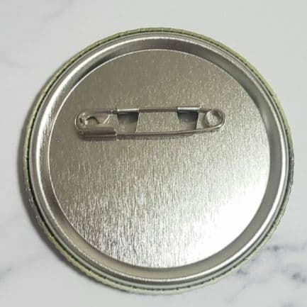 ✨希少✨☺️新品☺️人狼ジャッジメント★エリック SP1 青 ホロ有り★缶バッジ