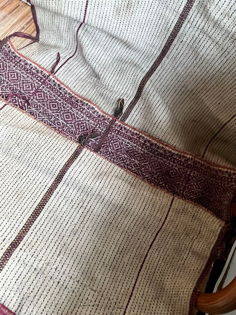 ミャンマー(旧ビルマ) チン族 片面縫い取り織り 肩掛け布 ①