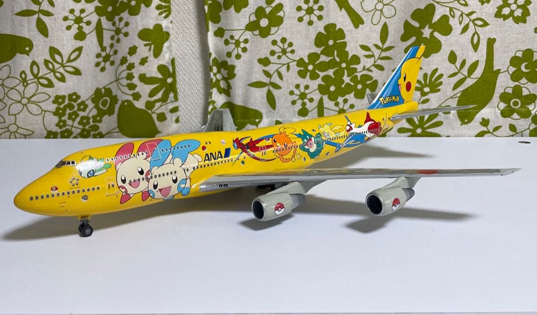 1/200 ANA B747-400 ピカチュウジャンボ ポケモンジェット ANA 飛行機
