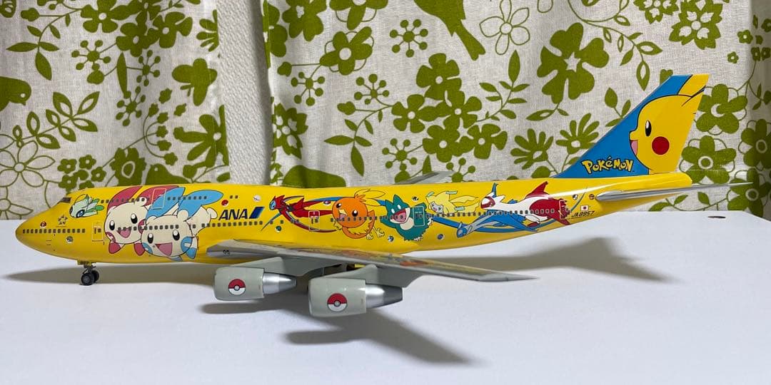 1/200 ANA B747-400 ピカチュウジャンボ ポケモンジェット 1/400 B747