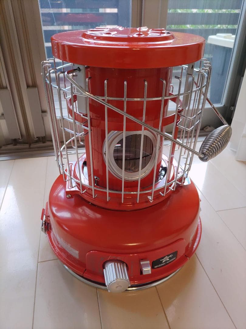 【美品】ポータブルガスストーブ SAG-BF02A センゴクアラジン レッド