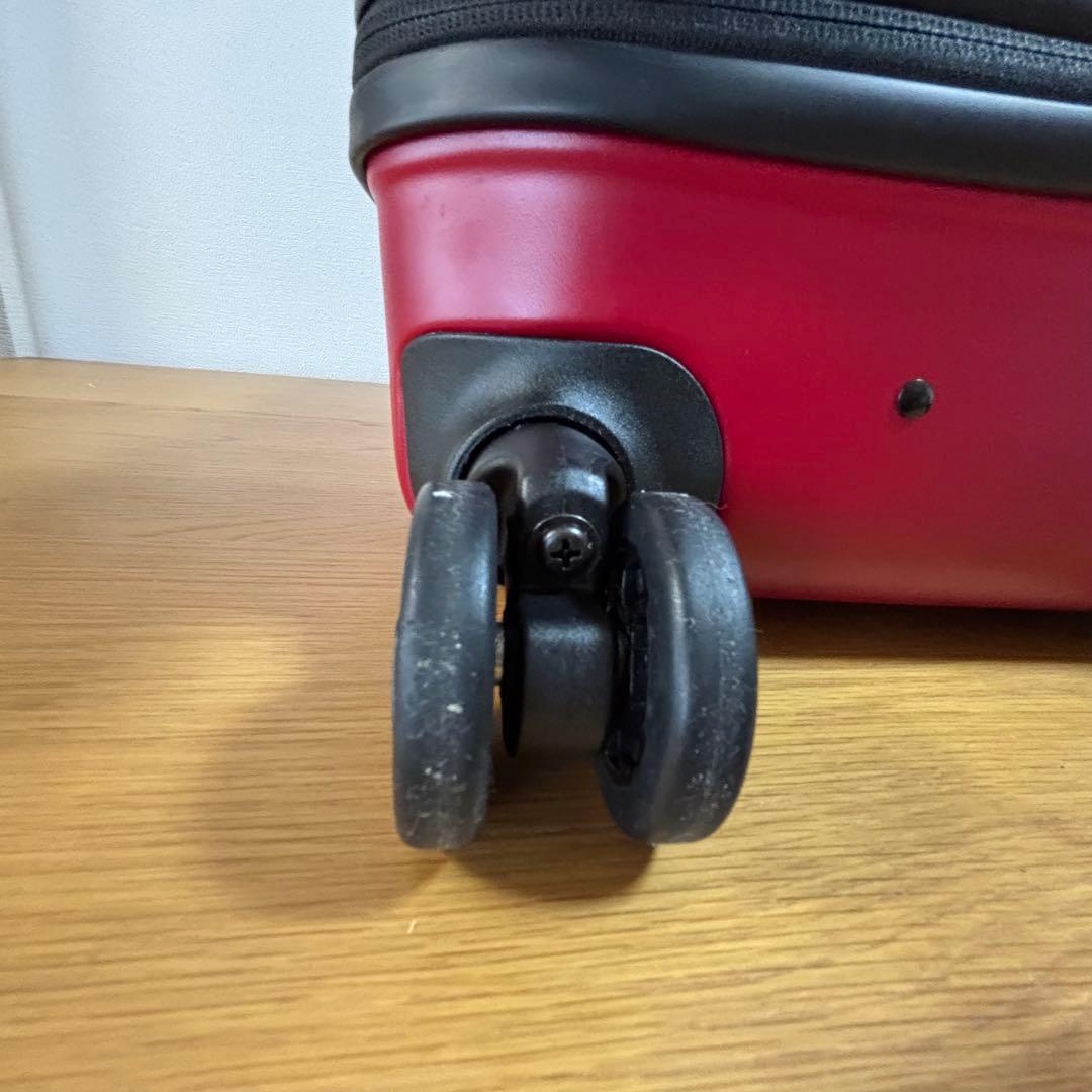 VICTORINOX キャリーケース スーツケース 4輪 レッド 機内持ち込み