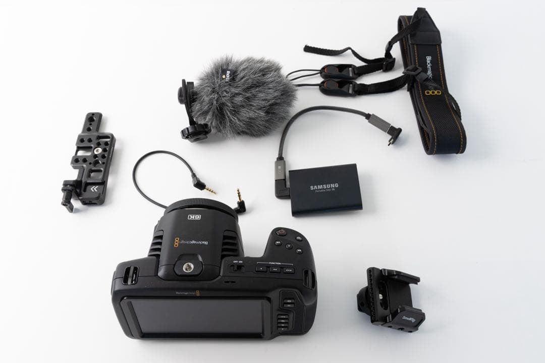 Blackmagic BMPCC6K + 1TBのSSD、マイク等