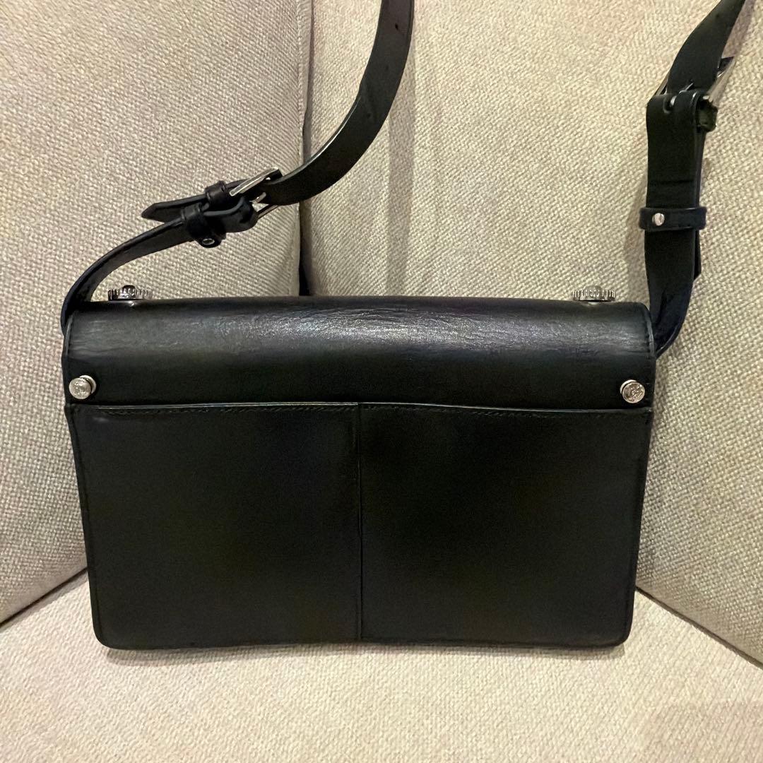 美品 DIESEL ブラックショルダーバッグ 装飾付き