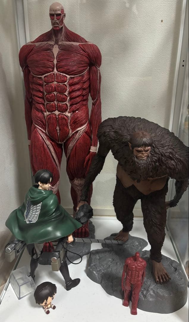 進撃の巨人 一番くじA賞獣の巨人 B賞リヴァイ ラストワン賞超大型巨人