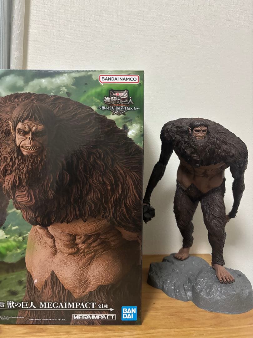 進撃の巨人 一番くじA賞獣の巨人 B賞リヴァイ ラストワン賞超大型巨人