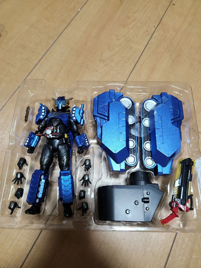 ぶ*ら様 S.H.Figuarts 仮面ライダービルド タンクタンクフォーム