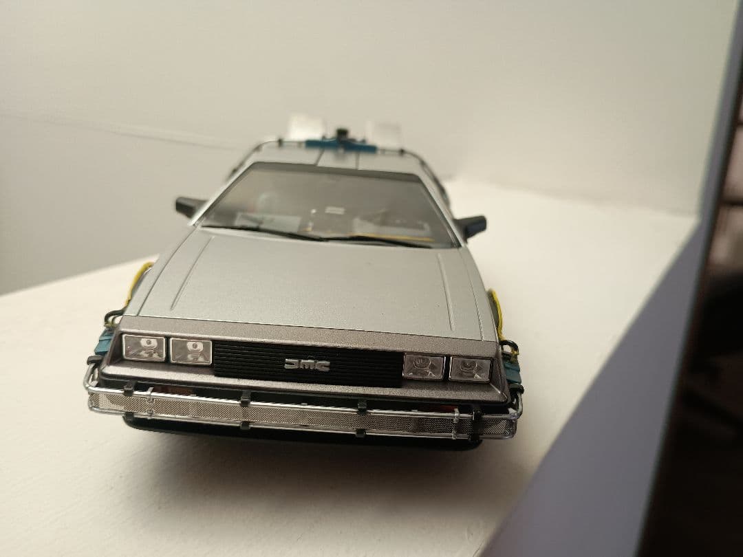 青島文化教材社 デロリアン 1/24 全塗装　完成品　アオシマ