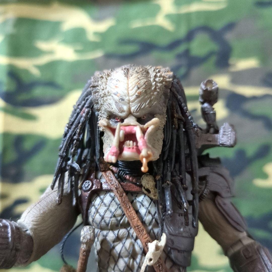 NECA エルダープレデター《中古品》 【パッケージ無し・スタンド付き】