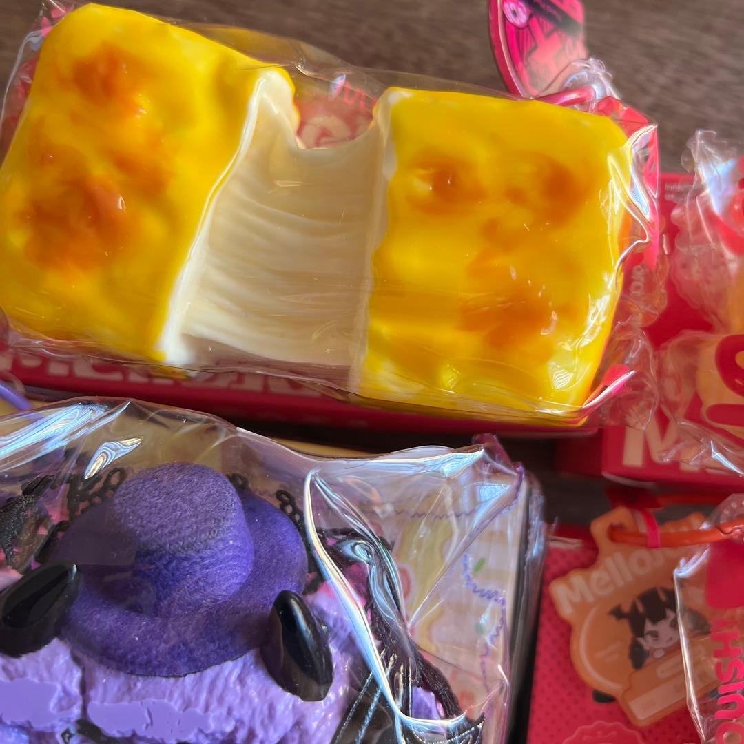 メロジョイ　スクイーズ　ぱんぱんタルトドーナツ半熟チーズ伸びるチーズマカロンなど