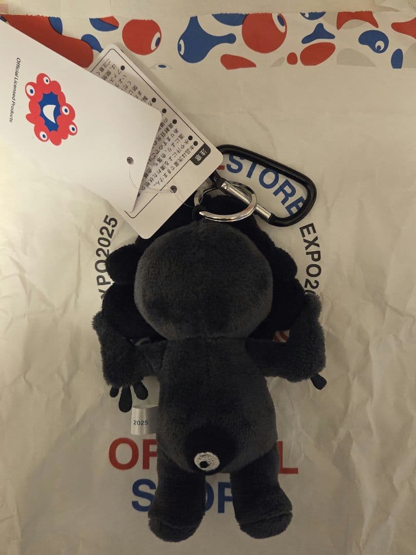 限定完売品】EXPO2025黒ミャクミャク ぬいぐるみカラビナ付き(立ち)