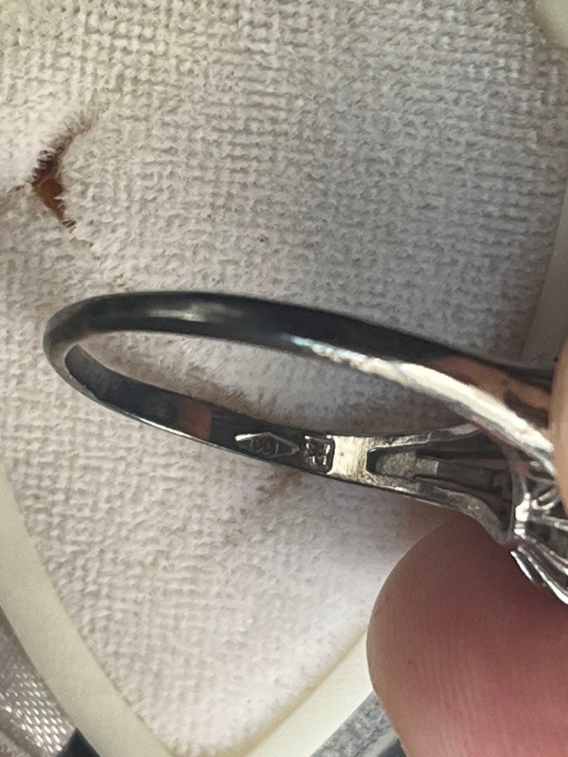 よ*ち様 遺品整理 サファイア？ダイヤ？ 指輪 3.2g