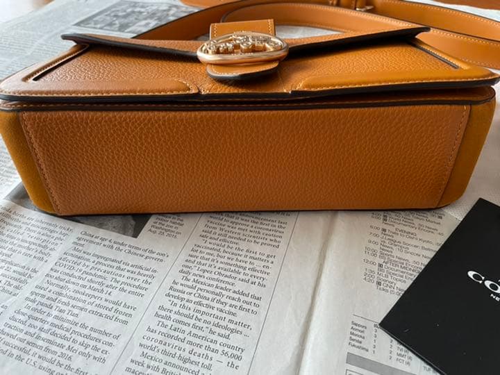 COACH ショルダーバッグ クロスボディ　斜めがけ　ワンハンドル　2way