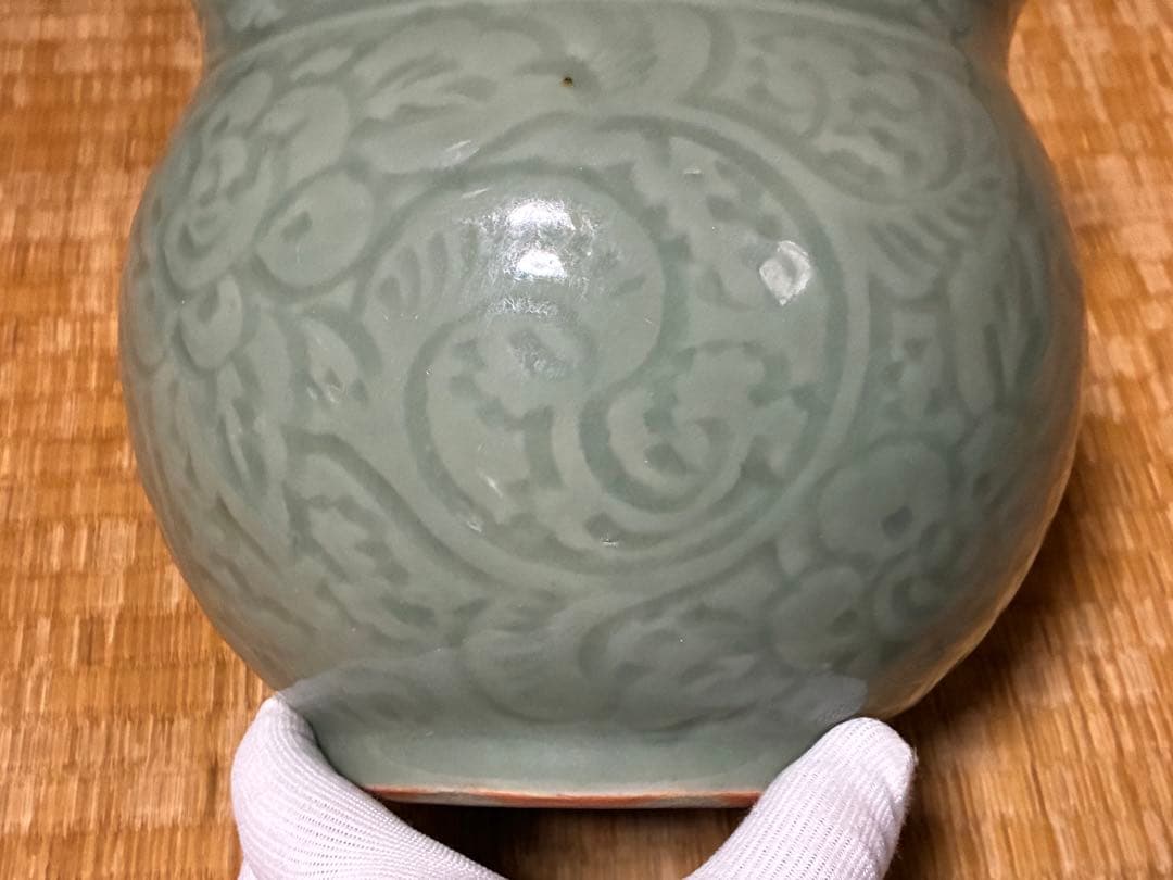 中国 唐物 青磁 龍泉窯 陽刻 丸壺 木箱付