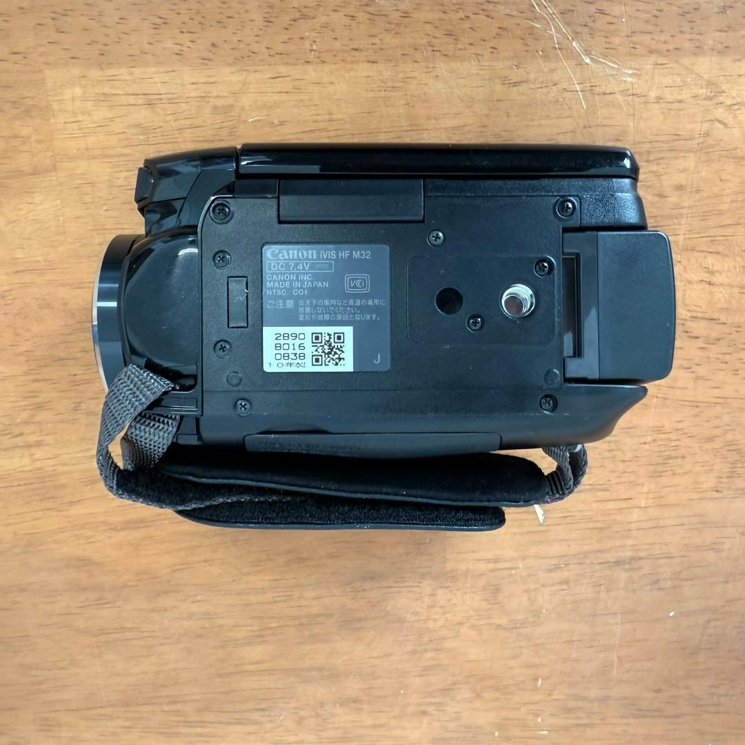 ● 美品 Canon デジタルビデオカメラ iVIS HF M32 ブラック