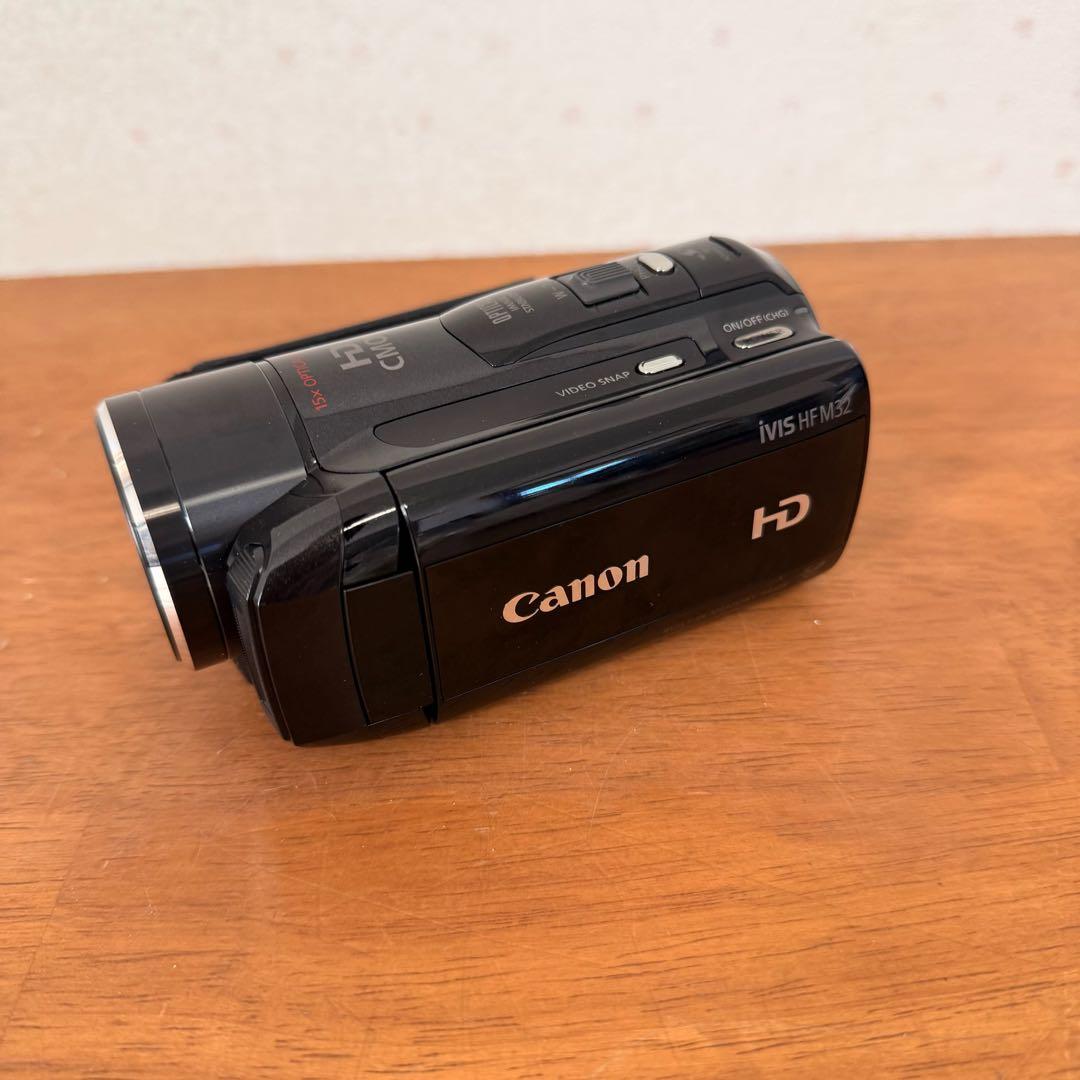 ● 美品 Canon デジタルビデオカメラ iVIS HF M32 ブラック