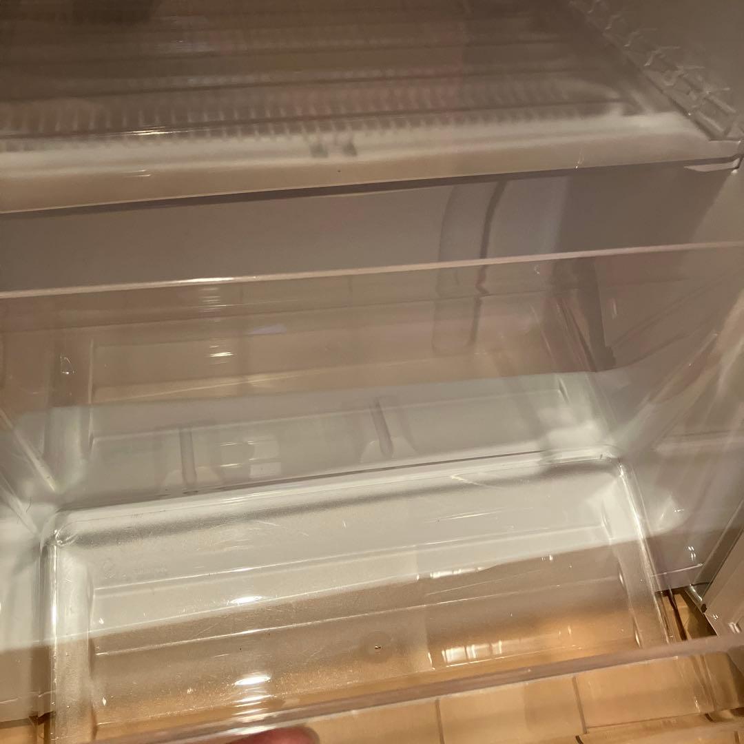 Hisense ノンフロン冷凍庫 HF-A61W 61L