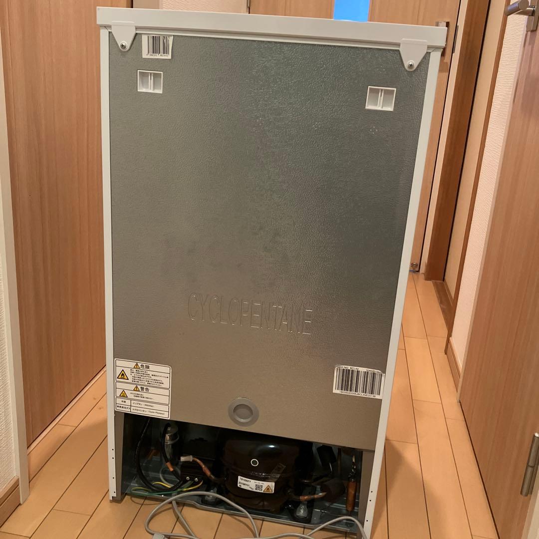 Hisense ノンフロン冷凍庫 HF-A61W 61L