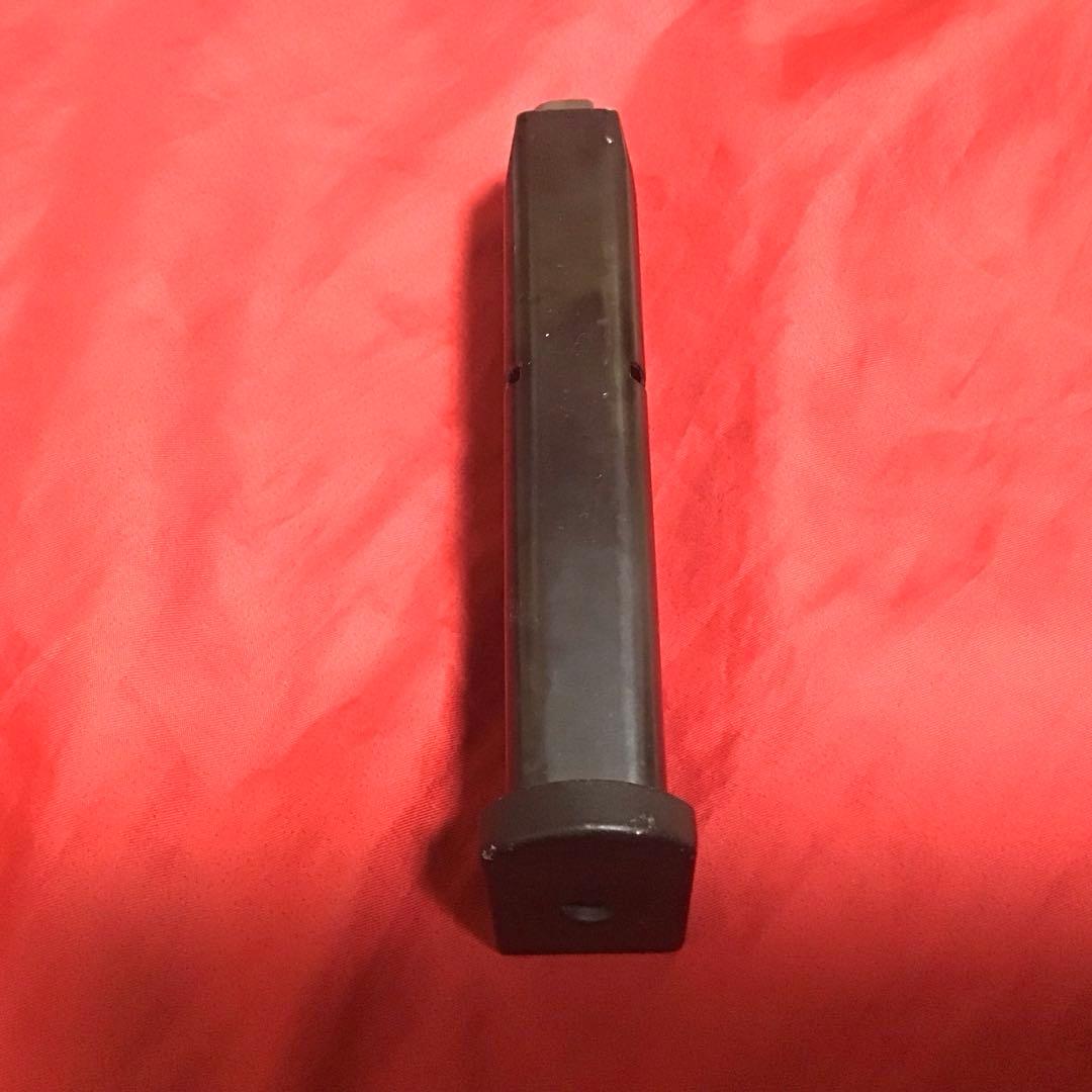 ベレッタ製 実物 M9純正マガジン - メルカリ