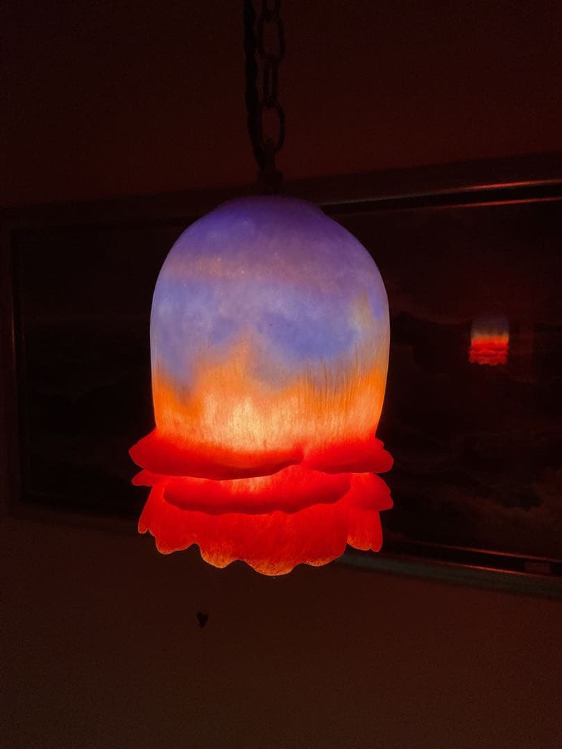 夏の茜空「パート・ド・ヴェールシェード」の花型ランプ