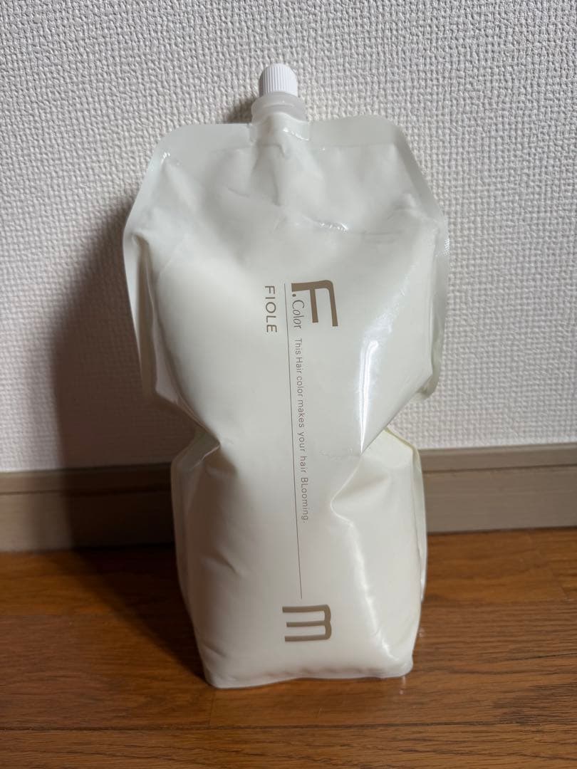 ブリーチ　カラー剤　3%オキシ　カラーバター　パーマ剤　その他美容室用品