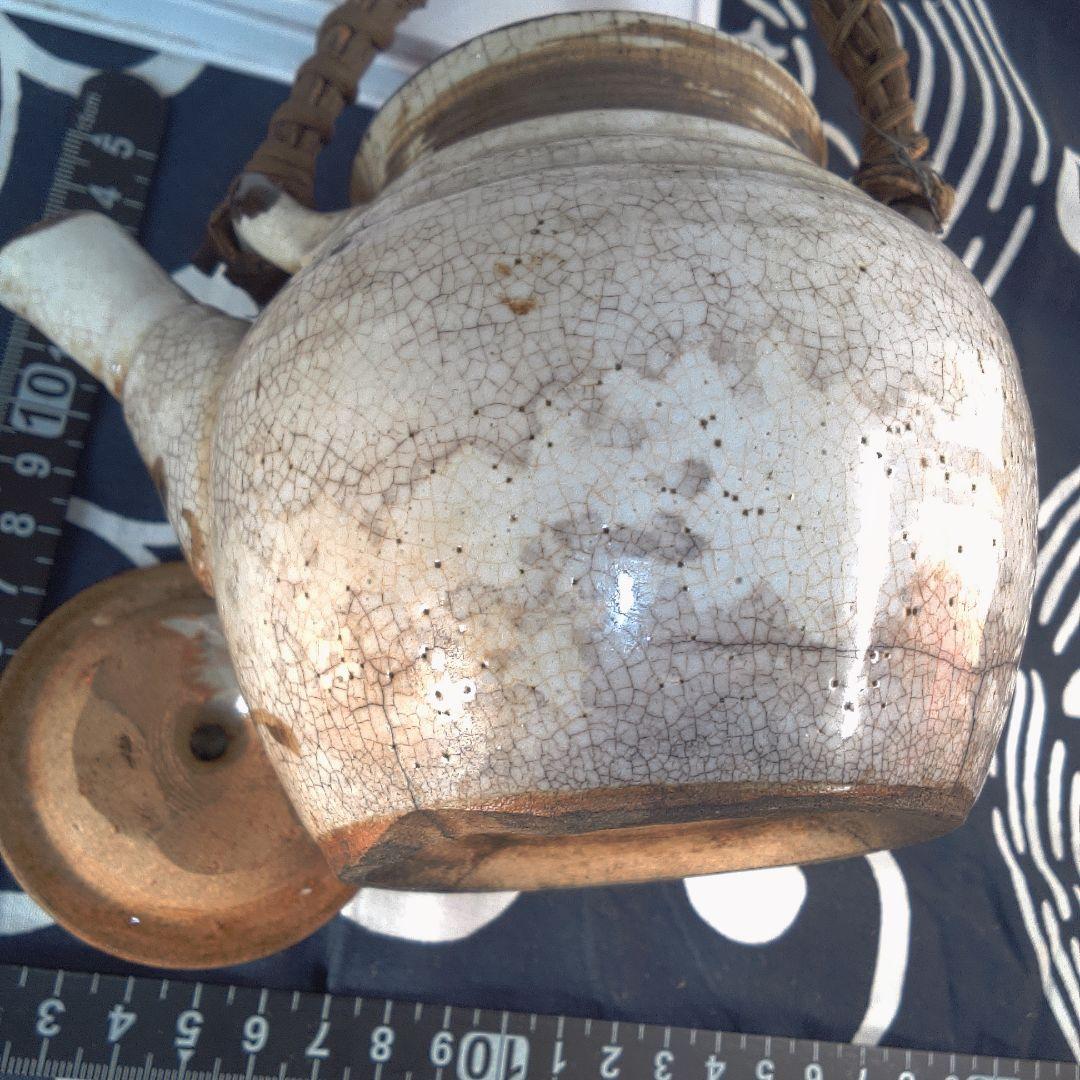 骨董2手作り陶器急須 籐ハンドル付き 水漏れあります