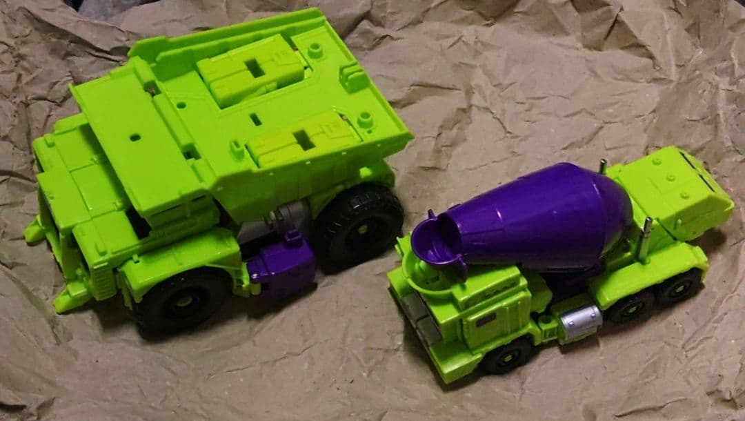 トランスフォーマーCW　デバステーター(デバスター)中古箱なし現状品